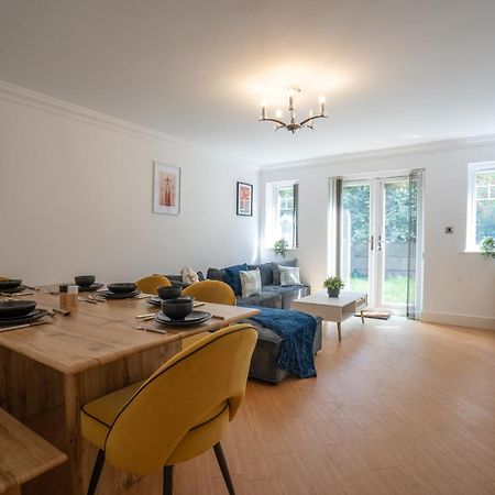 말스톤그린 Emirates House, Luxe 5 Bed, With King Sized Beds, Next To Aiport & Nec, Jlr 5 Mins 빌라 외부 사진