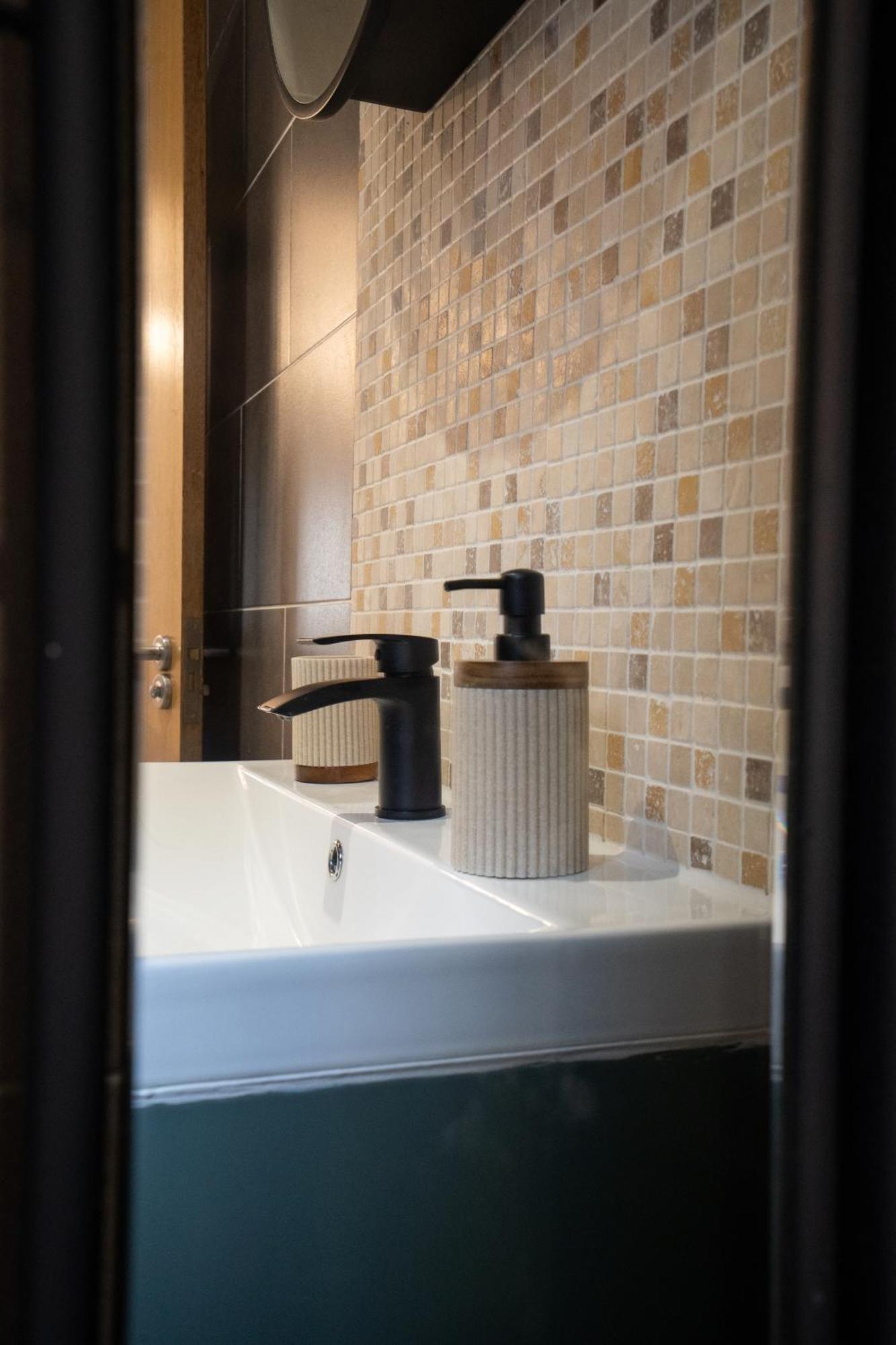 말스톤그린 Emirates House, Luxe 5 Bed, With King Sized Beds, Next To Aiport & Nec, Jlr 5 Mins 빌라 외부 사진