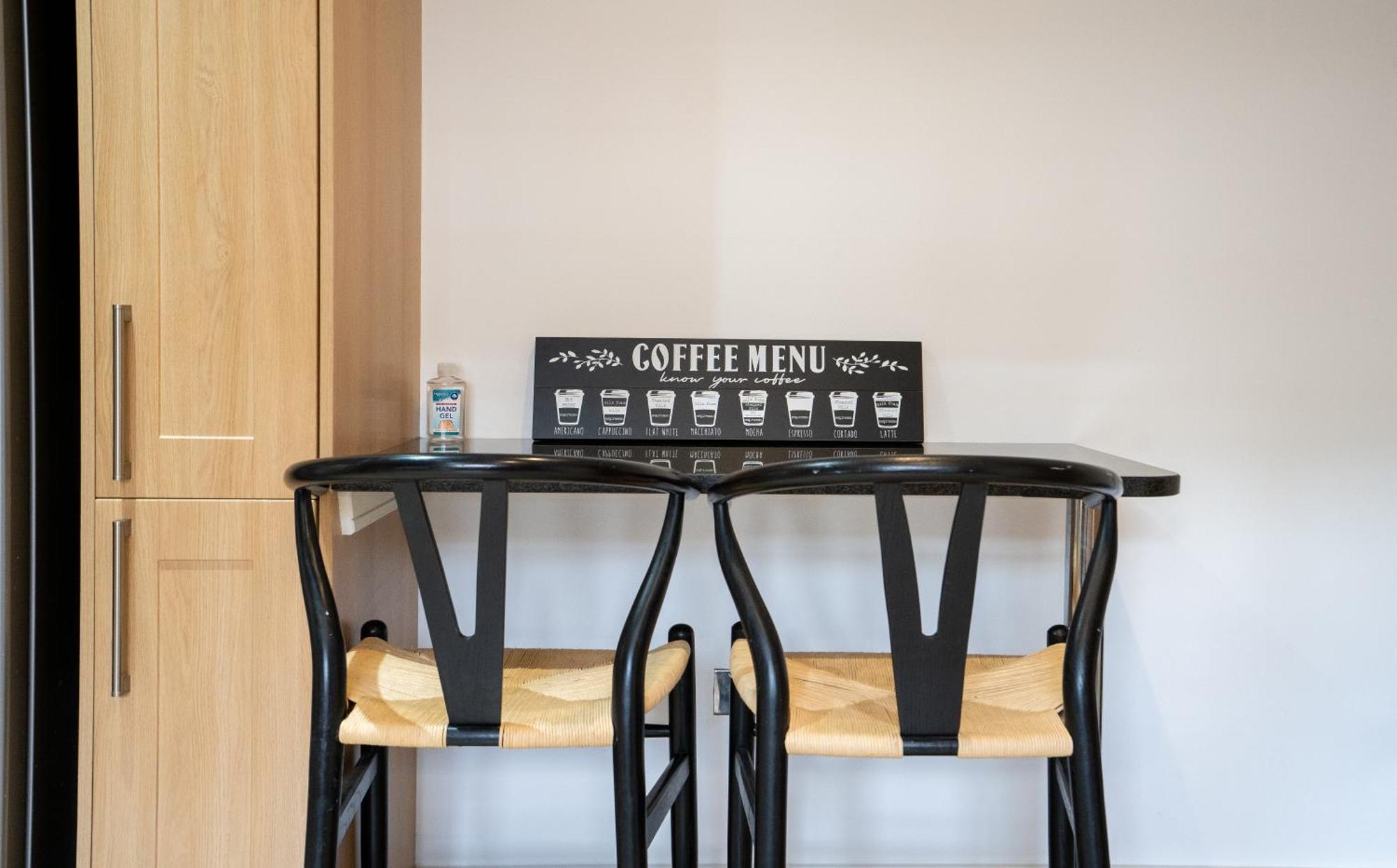 말스톤그린 Emirates House, Luxe 5 Bed, With King Sized Beds, Next To Aiport & Nec, Jlr 5 Mins 빌라 외부 사진