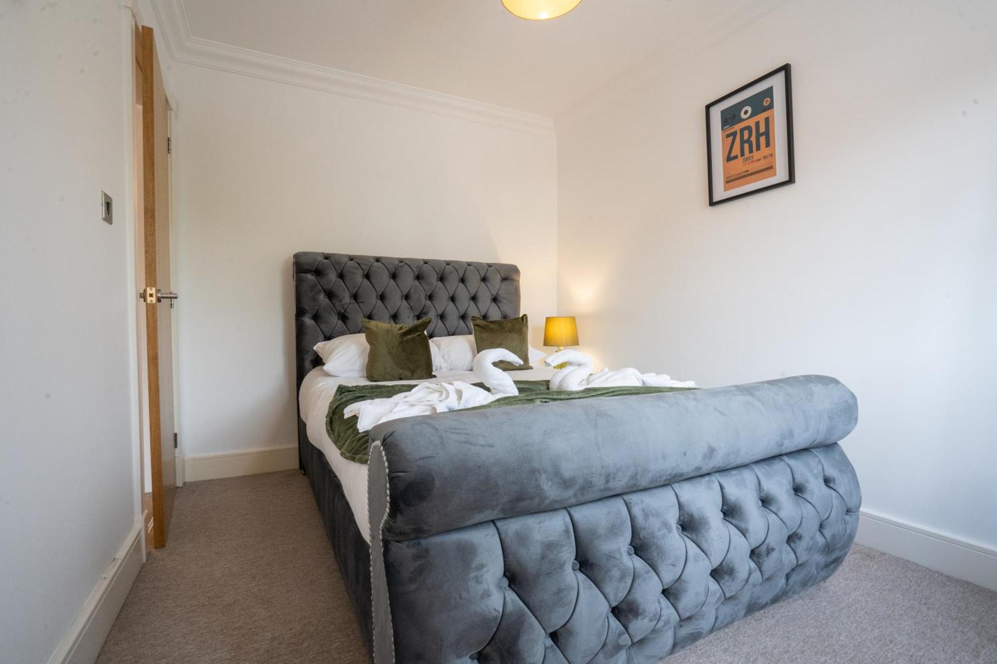 말스톤그린 Emirates House, Luxe 5 Bed, With King Sized Beds, Next To Aiport & Nec, Jlr 5 Mins 빌라 외부 사진