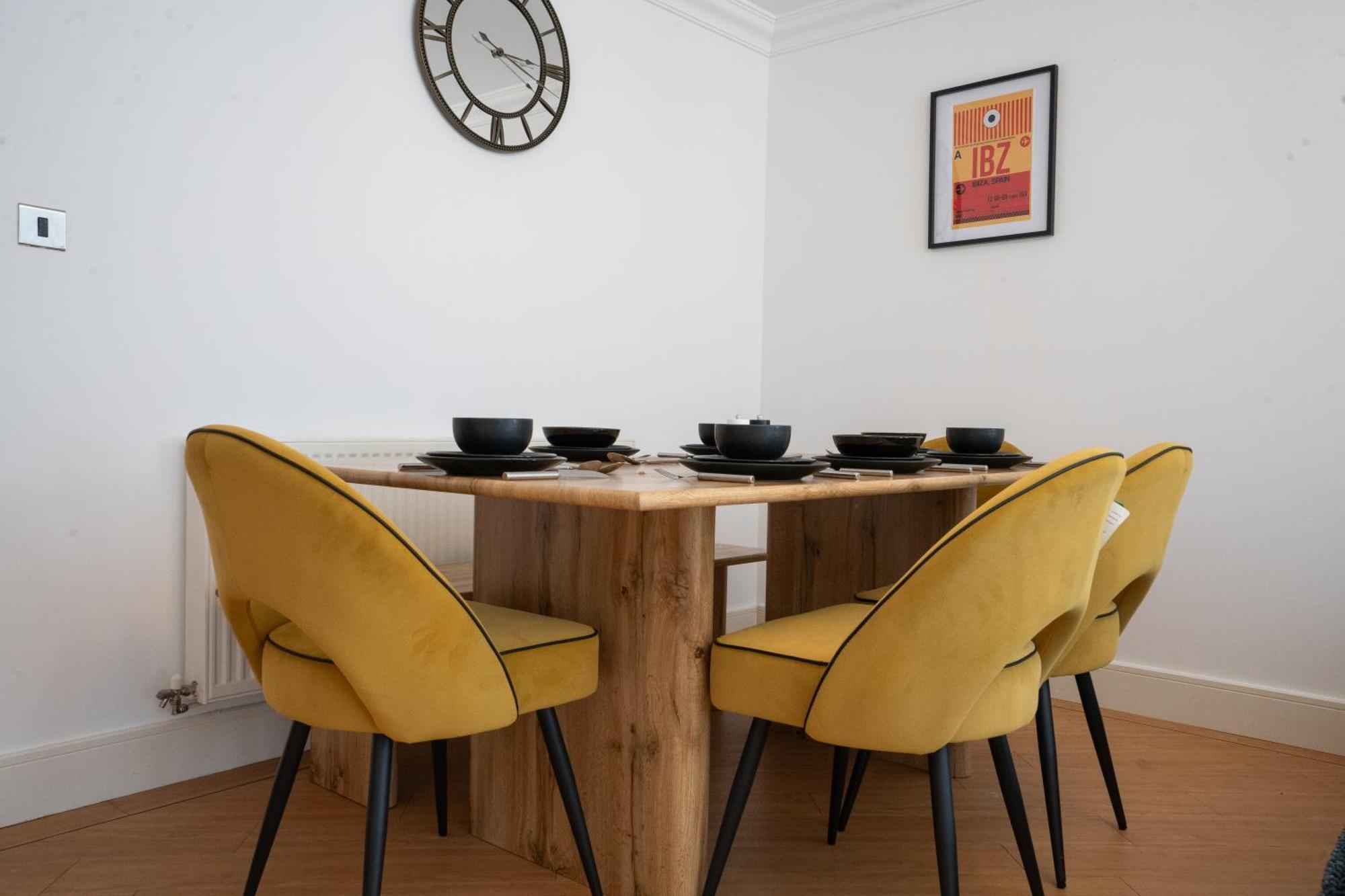 말스톤그린 Emirates House, Luxe 5 Bed, With King Sized Beds, Next To Aiport & Nec, Jlr 5 Mins 빌라 외부 사진
