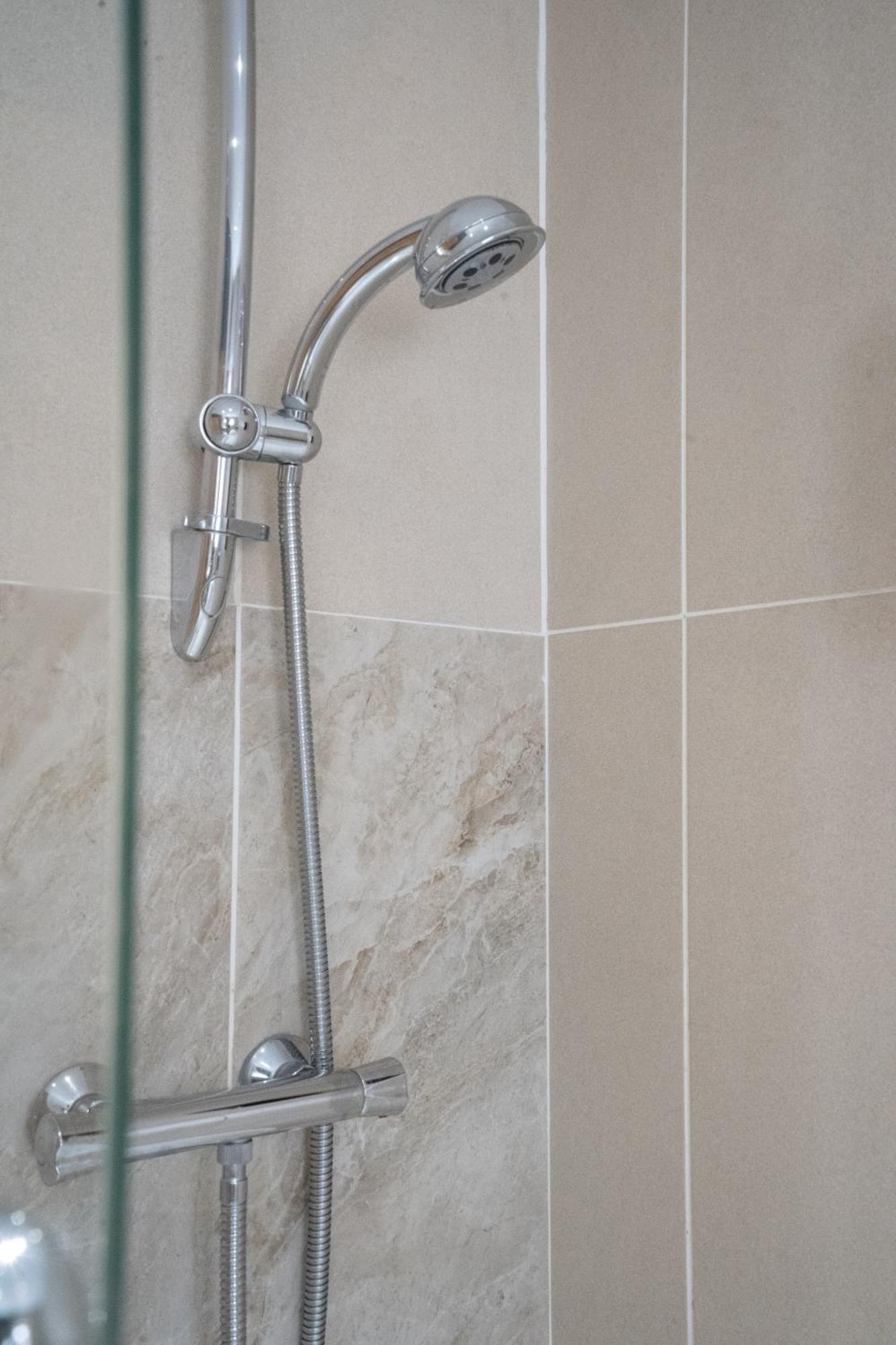 말스톤그린 Emirates House, Luxe 5 Bed, With King Sized Beds, Next To Aiport & Nec, Jlr 5 Mins 빌라 외부 사진